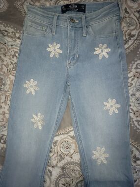 Hollister Light Blue Daisy Embroidered Women’s Jeans
